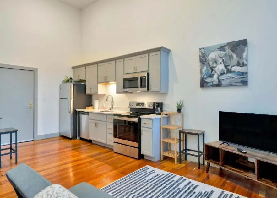 Bright And Modern Studio In Louisville # 303